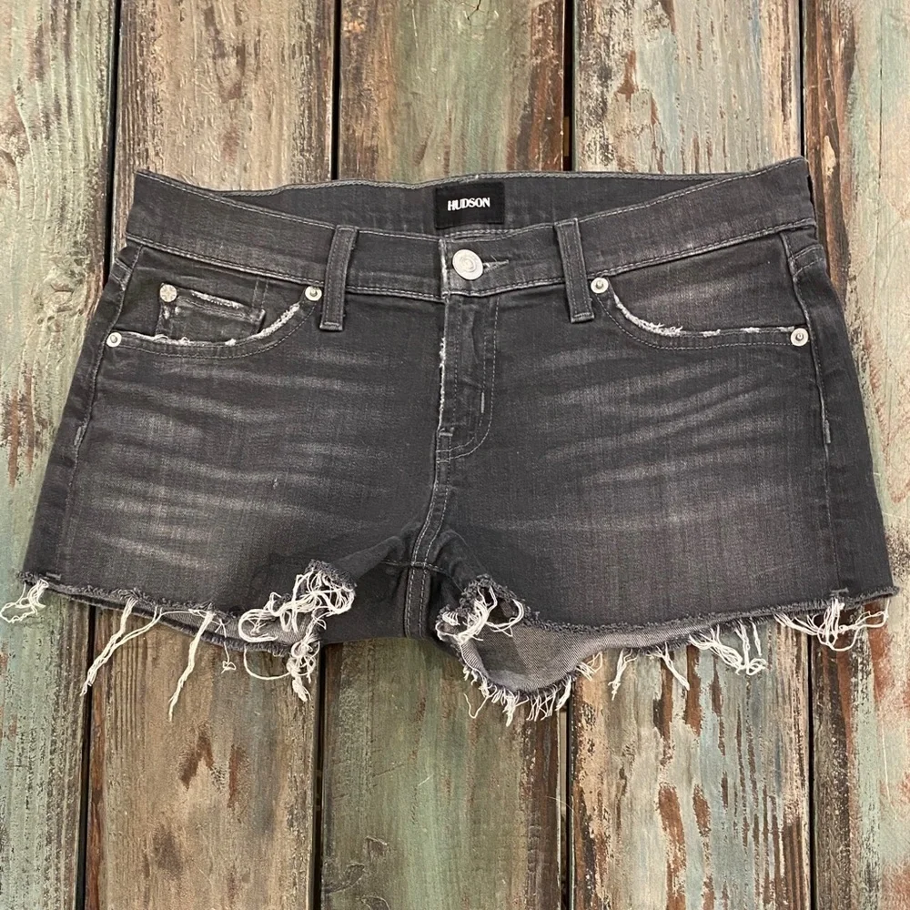 Hudson Sz 00 (26) Kenzie Denim Shorts Women’s Mid Rise Gray Stretch Cutoffs